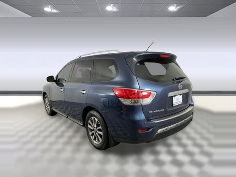 Used 2015 Nissan Pathfinder SV FWD image 3