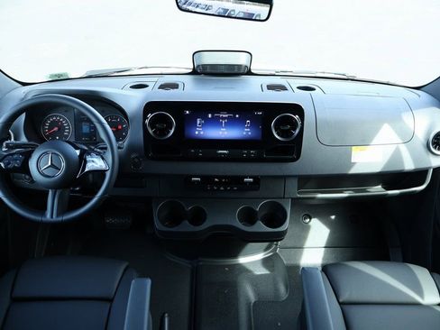 New 2025 Mercedes-Benz Sprinter 2500 image 4