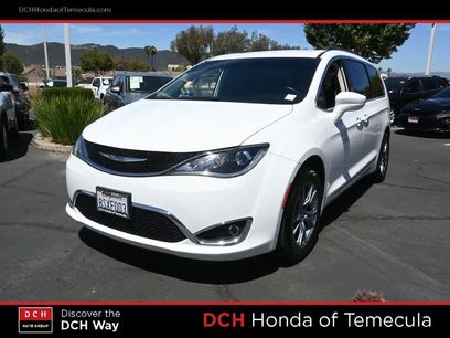 Used 2017 Chrysler Pacifica Touring-L