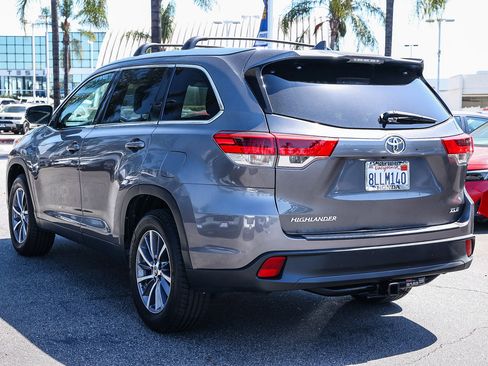 Used 2019 Toyota Highlander XLE image 8