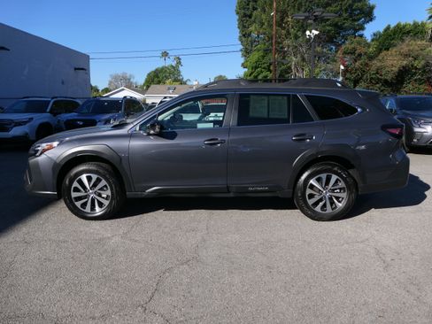Certified 2025 Subaru Outback Premium image 2