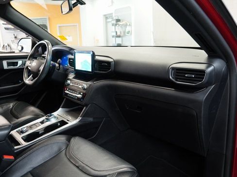 Used 2020 Ford Explorer ST image 37