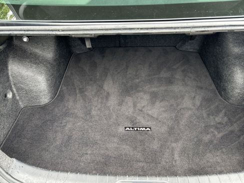 Used 2025 Nissan Altima 2.5 SV FWD image 32