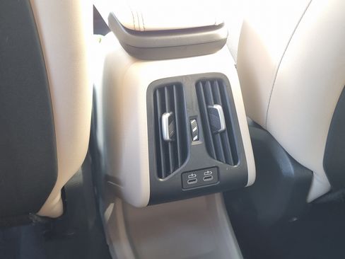 Used 2025 BMW X2 xDrive28i AWD/4WD image 17
