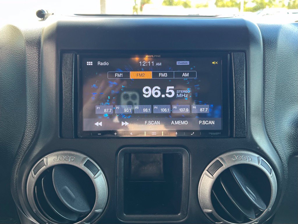 Used 2012 Jeep Wrangler Unlimited Sport AWD/4WD image 15