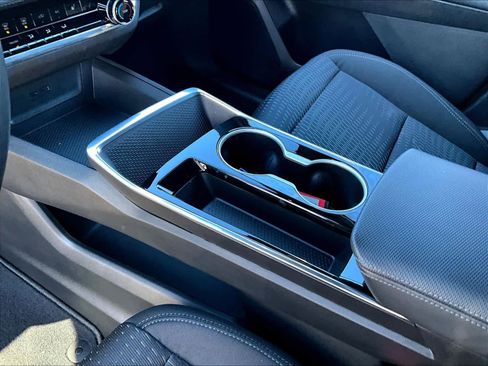 Used 2025 Chevrolet Equinox LT image 20