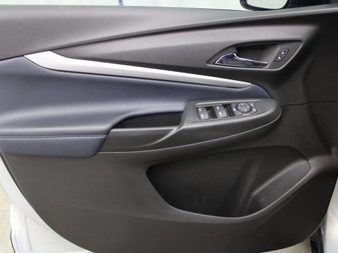 Used 2022 Chevrolet Bolt EUV Premier image 13