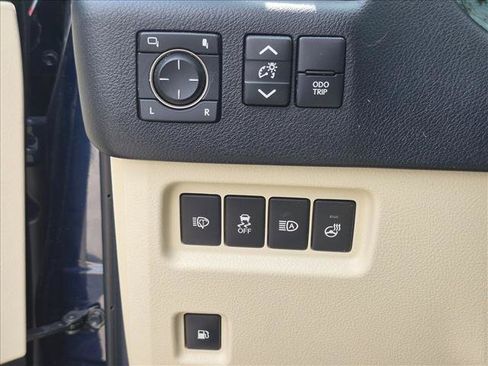 Used 2023 Lexus GX 460 Premium w/ Premium Package AWD/4WD image 9