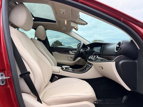 Used 2020 Mercedes-Benz E 350 4MATIC Sedan w/ Premium Package image 34