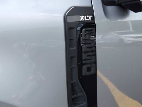Used 2023 Ford F250 XLT w/ XLT Premium Package AWD/4WD image 36