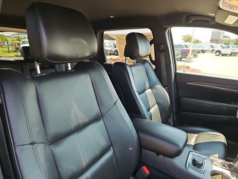 Used 2019 Jeep Grand Cherokee Limited AWD/4WD image 11