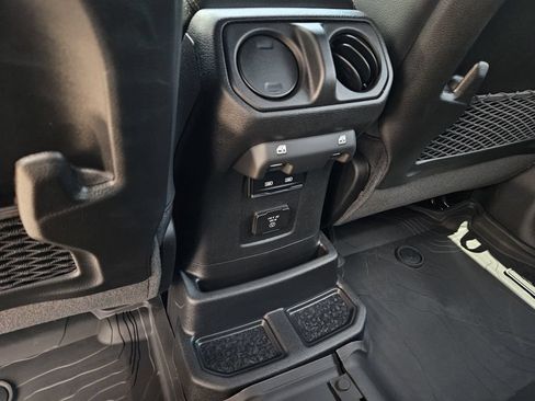 New 2026 Jeep Wrangler Unlimited Sahara AWD/4WD image 11