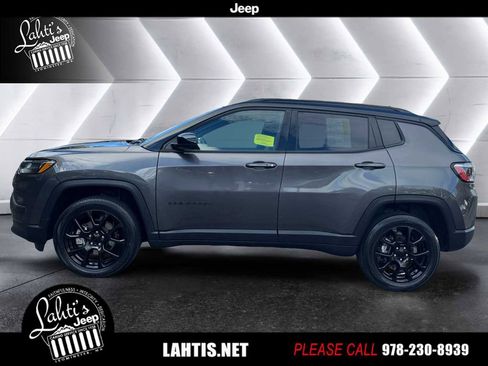 Certified 2022 Jeep Compass Altitude image 3