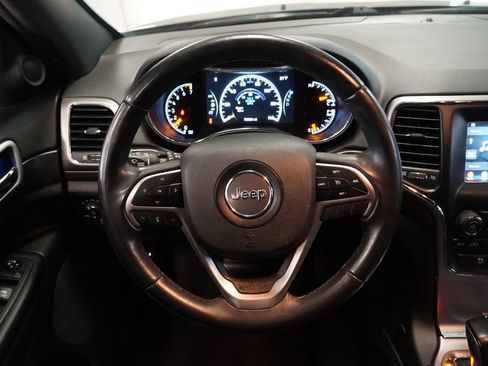 Used 2018 Jeep Grand Cherokee Laredo image 10