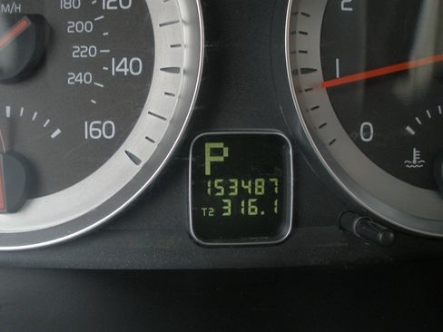 Used 2011 Volvo C70 T5 w/ Convenience Pkg FWD image 38