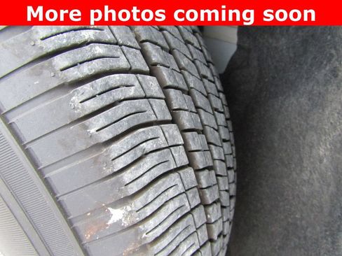 Used 2026 Chrysler Pacifica Select FWD image 11