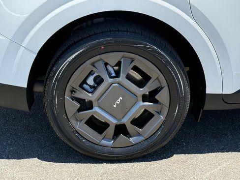 Used 2026 Kia Carnival EX FWD image 13