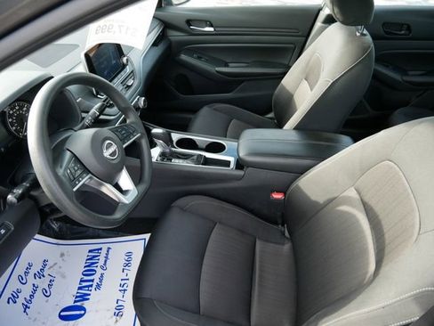 Used 2024 Nissan Altima 2.5 SV image 7