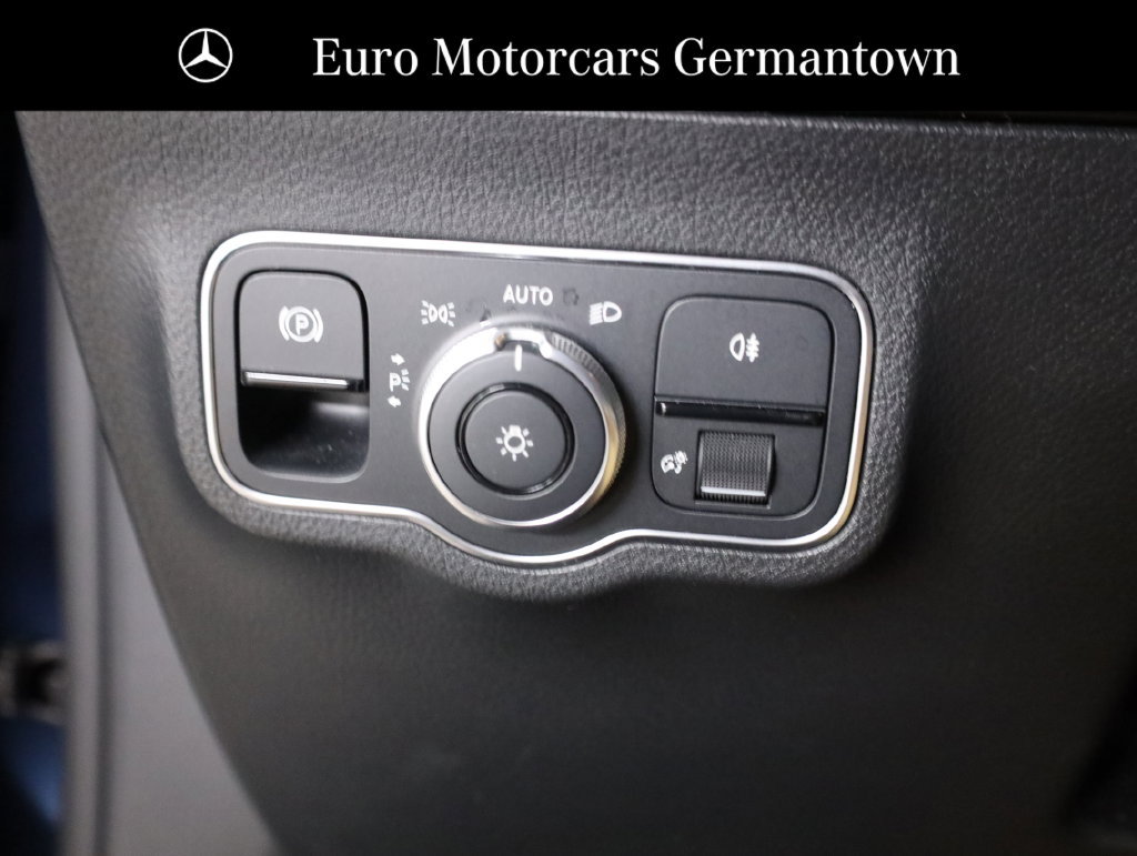 Used 2023 Mercedes-Benz GLA 250 4MATIC image 11