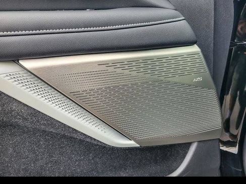 Certified 2025 Cadillac Optiq Luxury 2 w/ LPO, Floor Liner Package AWD/4WD image 18