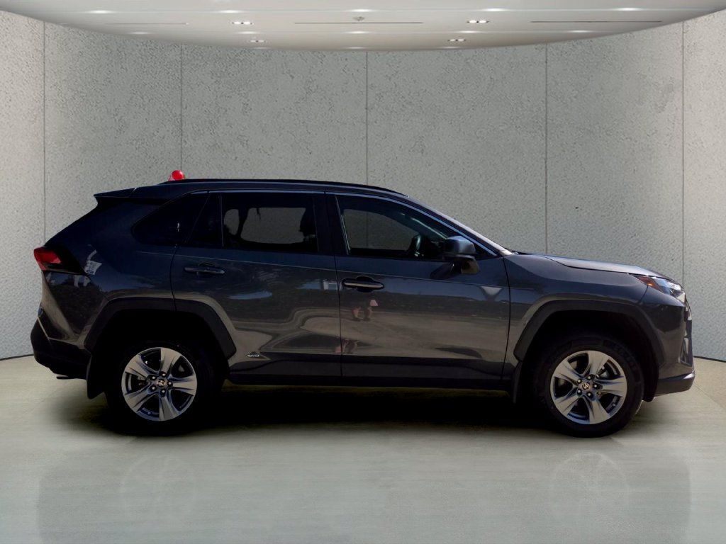 Used 2024 Toyota RAV4 LE AWD/4WD image 6