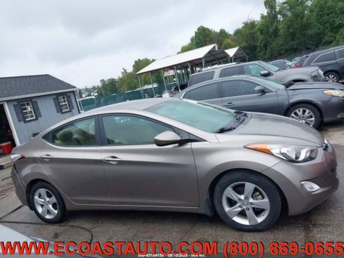 Used 2013 Hyundai Elantra GLS w/ Preferred Pkg image 7