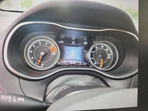 Used 2020 Jeep Cherokee Trailhawk w/ Cold Weather Group AWD/4WD image 10
