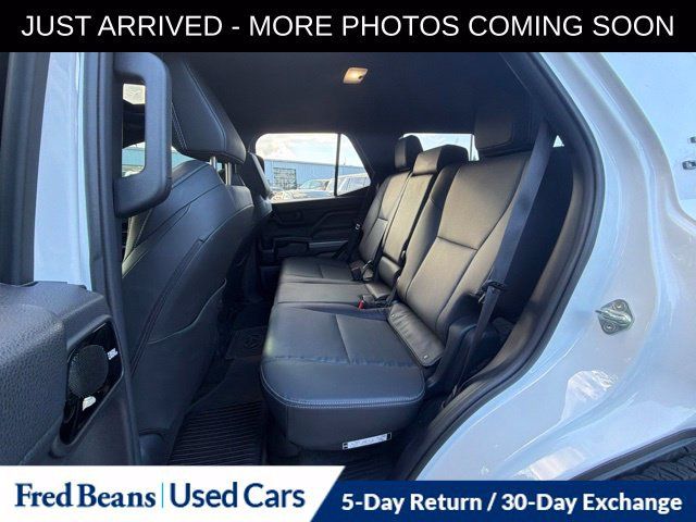 Used 2025 Toyota 4Runner TRD Off-Road Premium AWD/4WD image 13