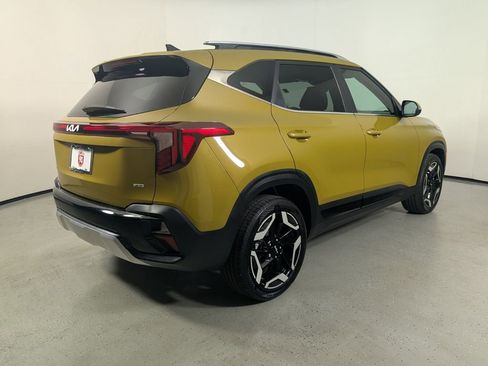 Used 2024 Kia Seltos SX w/ SX Sunroof Package AWD/4WD image 7