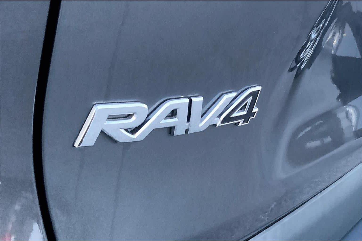 Used 2023 Toyota RAV4 XLE AWD/4WD image 28