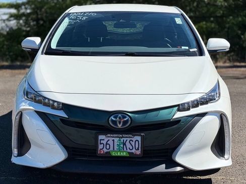 Used 2018 Toyota Prius Prime Premium FWD image 8