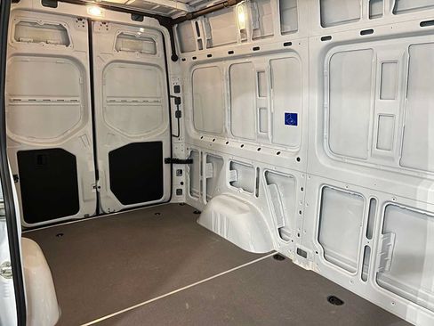 Used 2025 Mercedes-Benz Sprinter 2500 image 13
