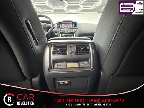 Used 2020 Nissan Pathfinder S AWD/4WD image 34