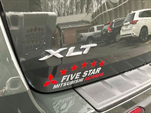 Used 2022 Ford Explorer XLT w/ Equipment Group 202A image 8