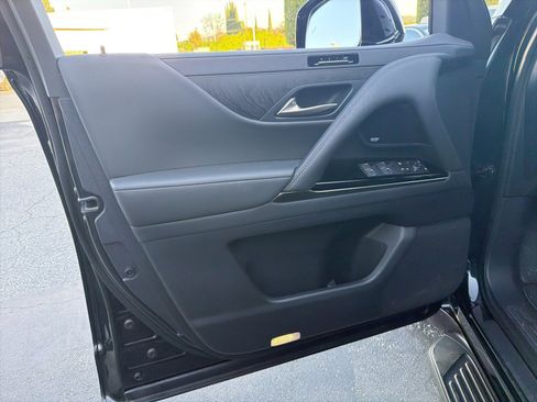 Used 2024 Lexus LX 600 600 Premium image 9