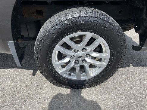 Used 2022 Chevrolet Silverado 1500 RST w/ Convenience Package II AWD/4WD image 10
