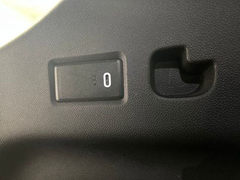 Used 2024 Chevrolet Suburban RST image 34