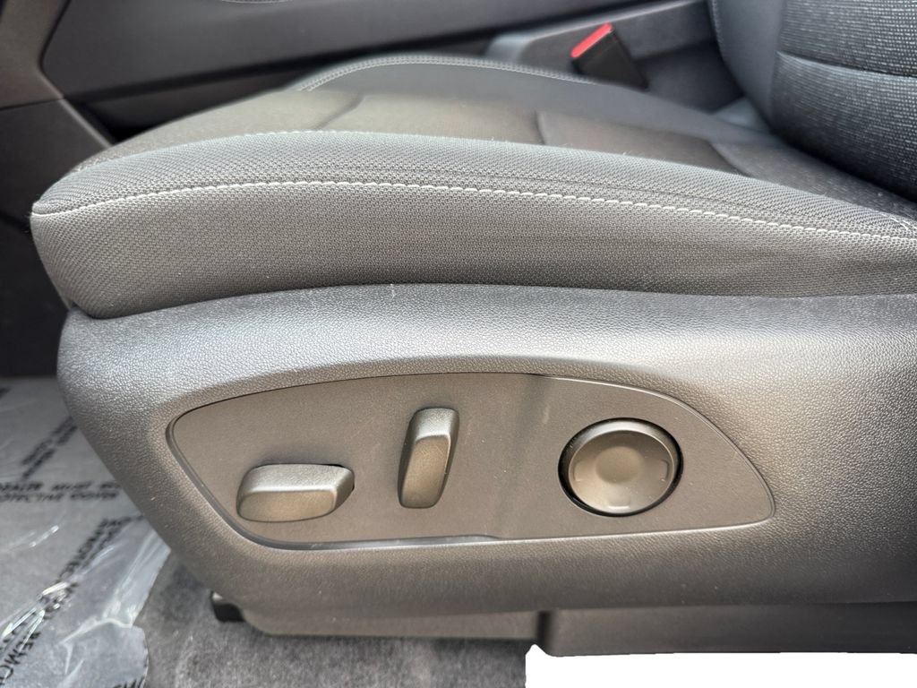 Used 2024 Chevrolet Traverse LT FWD image 10