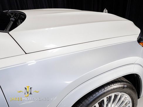 Used 2023 Mercedes-Benz Maybach GLS 600 4MATIC image 19