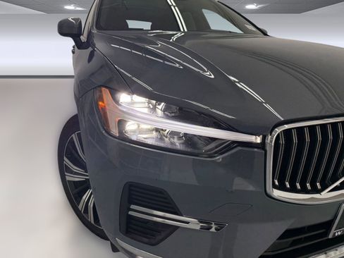 Used 2023 Volvo XC60 B5 Plus image 10