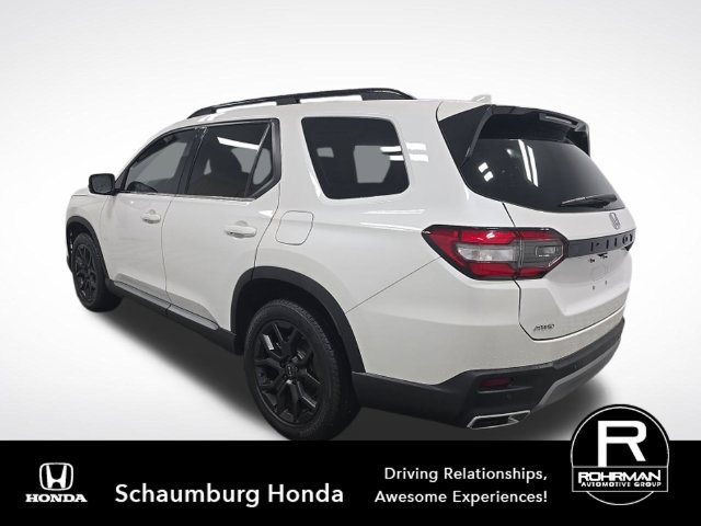 Used 2025 Honda Pilot Touring image 7