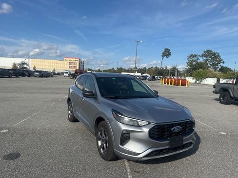 Used 2024 Ford Escape ST-Line image 3