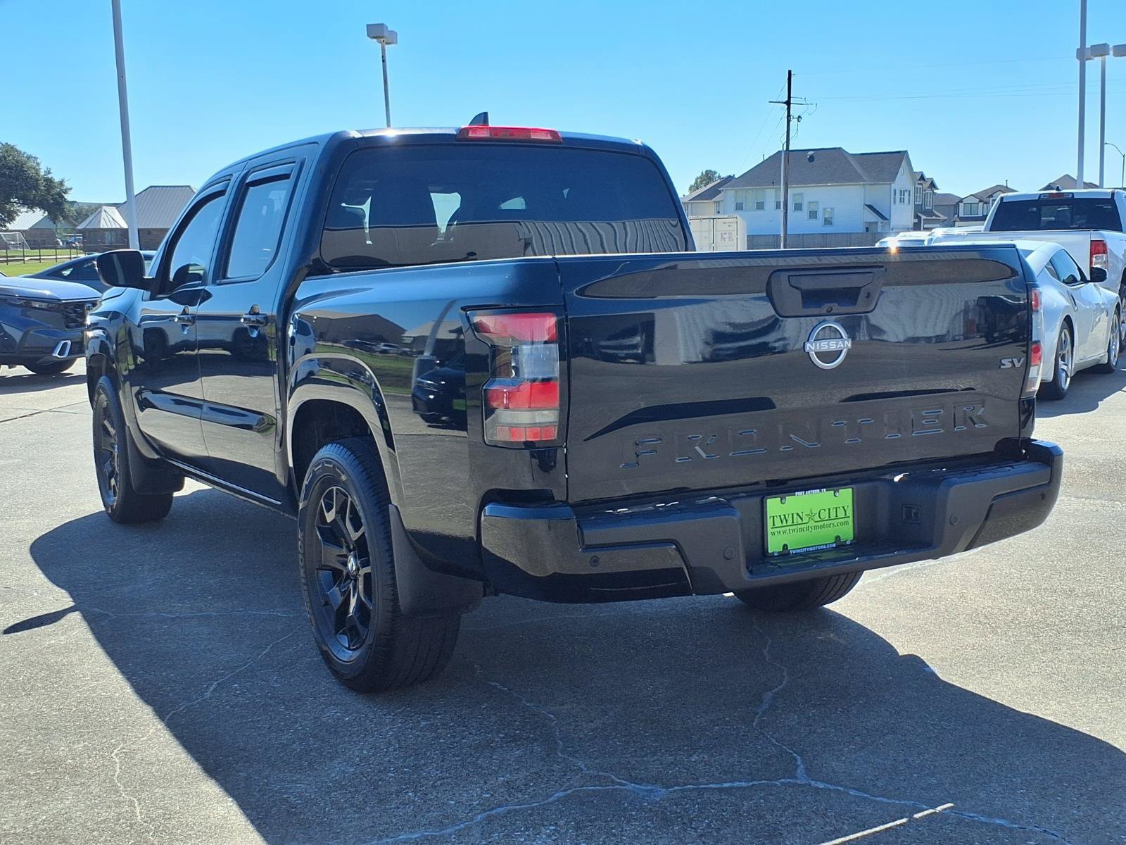 Used 2024 Nissan Frontier SV w/ Technology Package RWD image 2