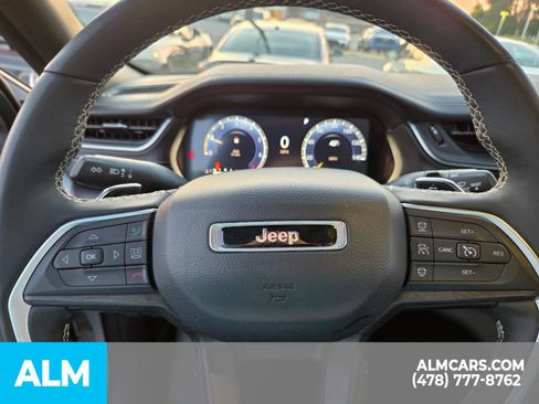 Used 2024 Jeep Grand Cherokee Limited AWD/4WD image 29