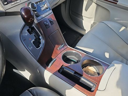 Used 2010 Toyota Venza AWD image 11