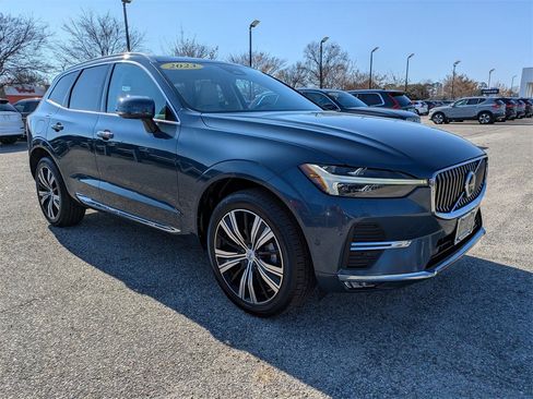 Certified 2023 Volvo XC60 B5 Plus w/ Climate Package image 2