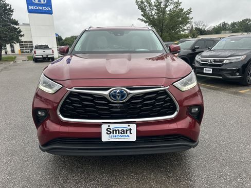 Used 2021 Toyota Highlander Limited AWD/4WD image 9