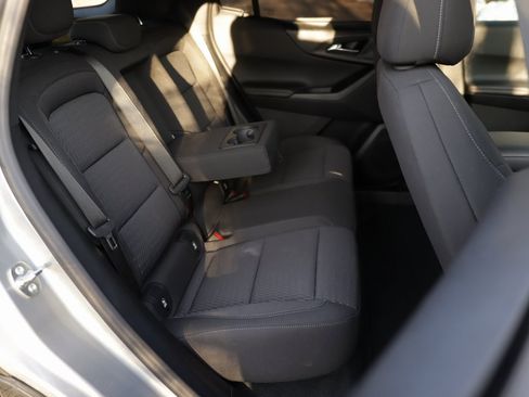 Used 2025 Chevrolet Equinox LT w/ Safety and Technology Package image 27