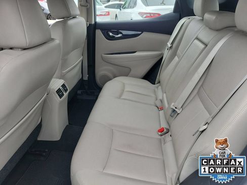 Used 2019 Nissan Rogue Sport SL FWD image 13