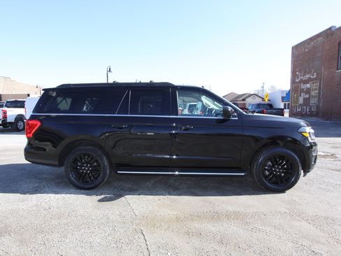 Certified 2022 Ford Expedition Max XLT image 1